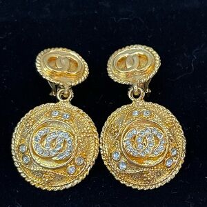 Vintage Elegant Gold Clip-on Earrings With Rhinestones